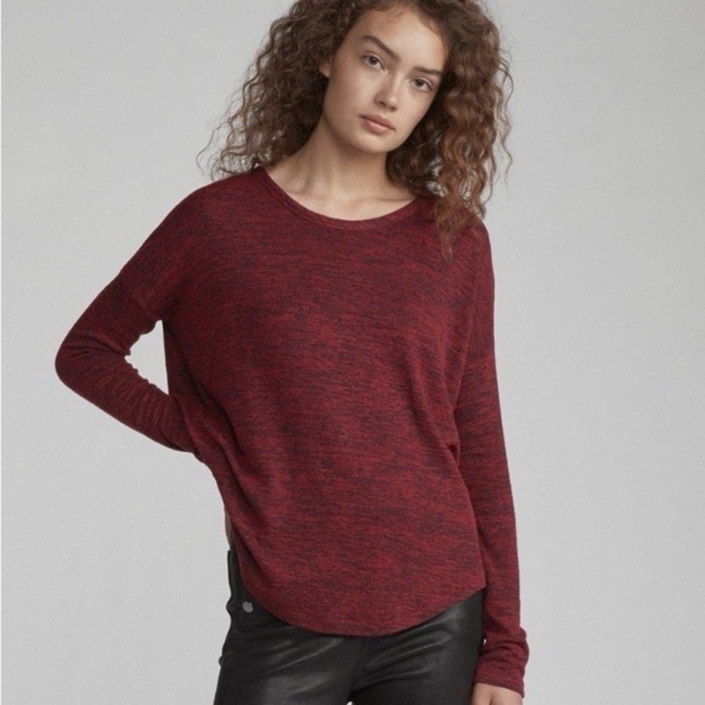 Never worn! Rag & bone lightweight comfy sweater. Darling!